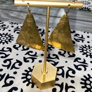 - Beautiful Run the World hammered Earrings 14kg